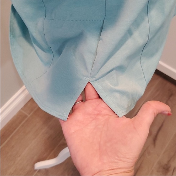 NWOT Light Blue Columbia Button Down Short Sleeve Shirt, Size S/P - Picture 4 of 6